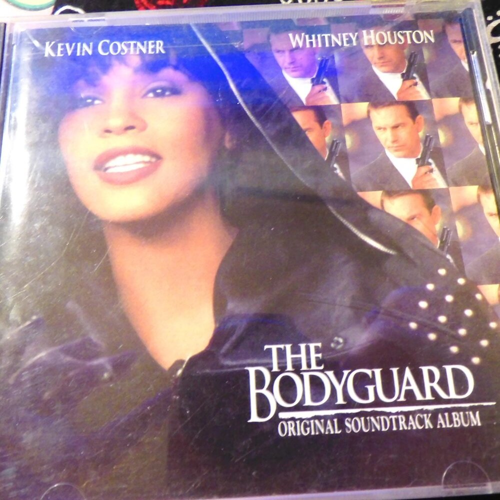 ORIGINAL CD SOUNDTRACK of THE BODYGUARD FEATURING WHITNEY HOUSTON